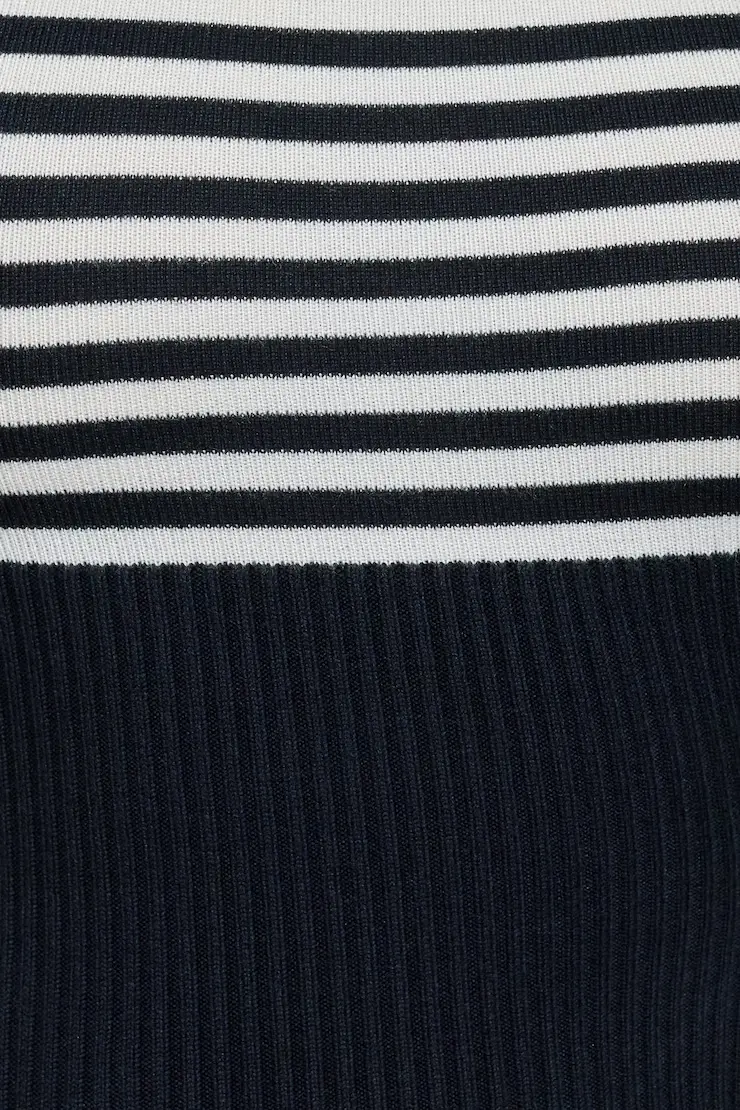 Short Sleeve Boat Neck Top - Image 4