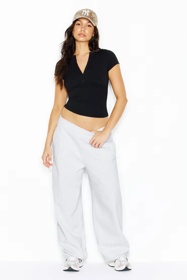 Sleek Underbust Henley Short Sleeve Top - Image 2